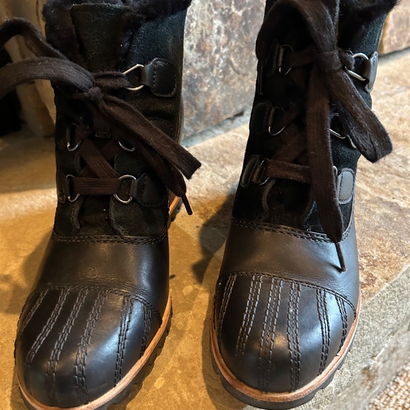 Ugg Winter Boots - Picture 10 of 14